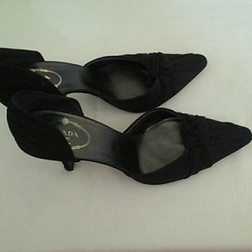 Beautiful Prada Heels - Picture 2 of 8